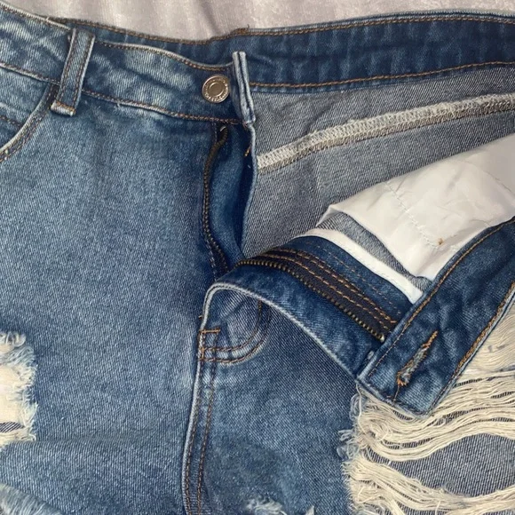 Shien Denim Shorts - Picture 3 of 3